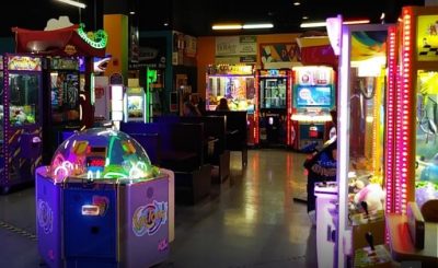 PLAY ARCADE GAMES AT LANES TRAINS AND AUTOMOBILES